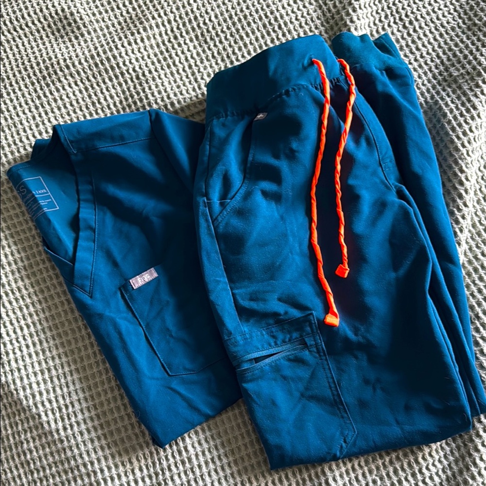 Figs deep blue matching set